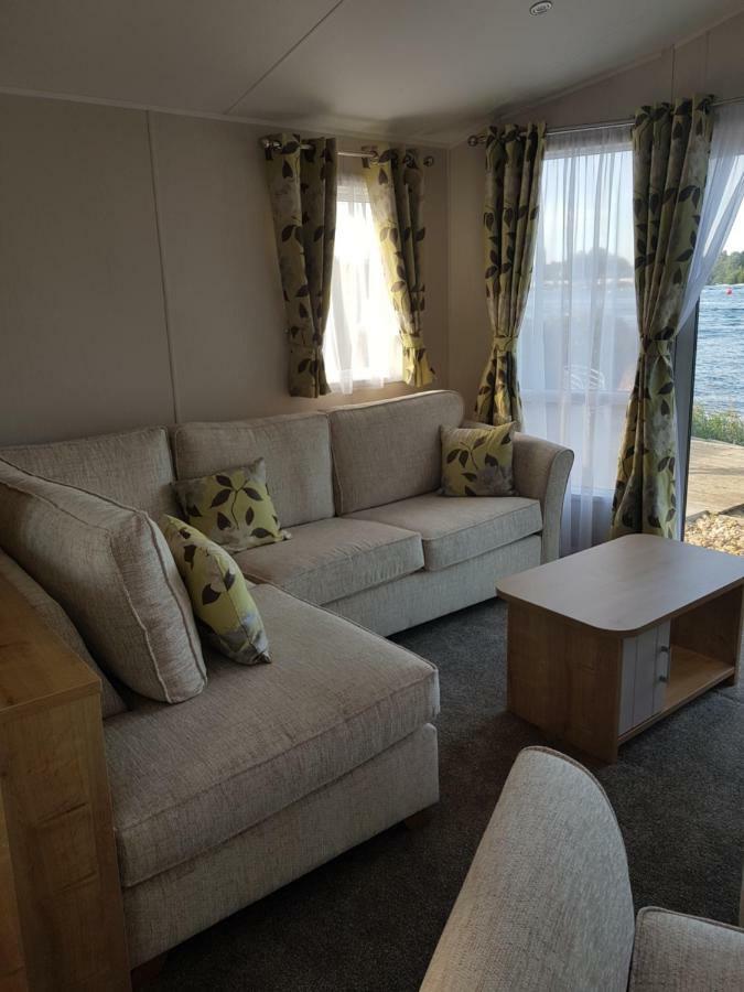 Dees Hot Tub Breaks At Tattershall Lakes Jet Ski 4 Εξωτερικό φωτογραφία