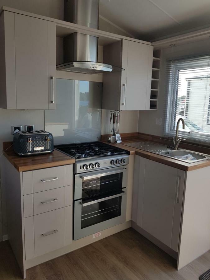 Dees Hot Tub Breaks At Tattershall Lakes Jet Ski 4 Εξωτερικό φωτογραφία